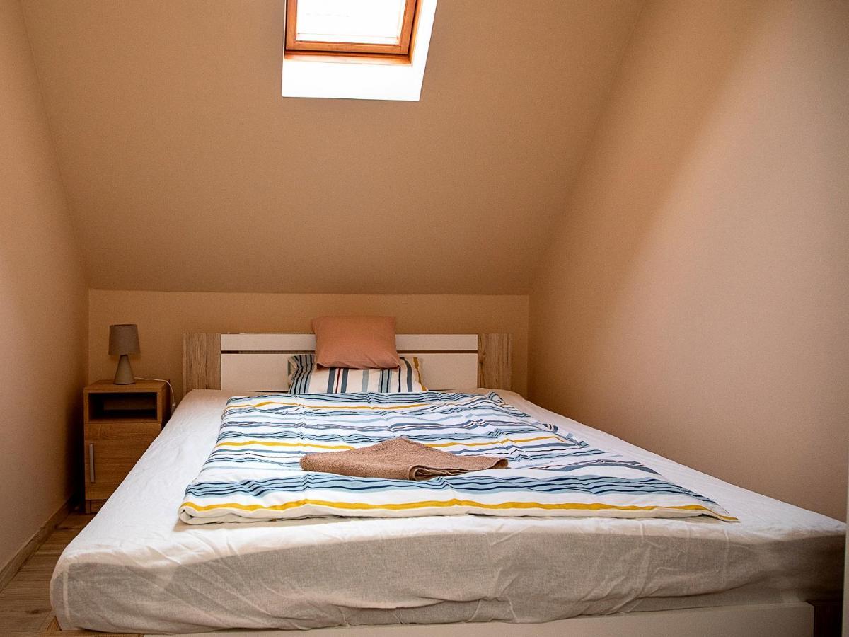 Lux Apartman Buek Exterior foto